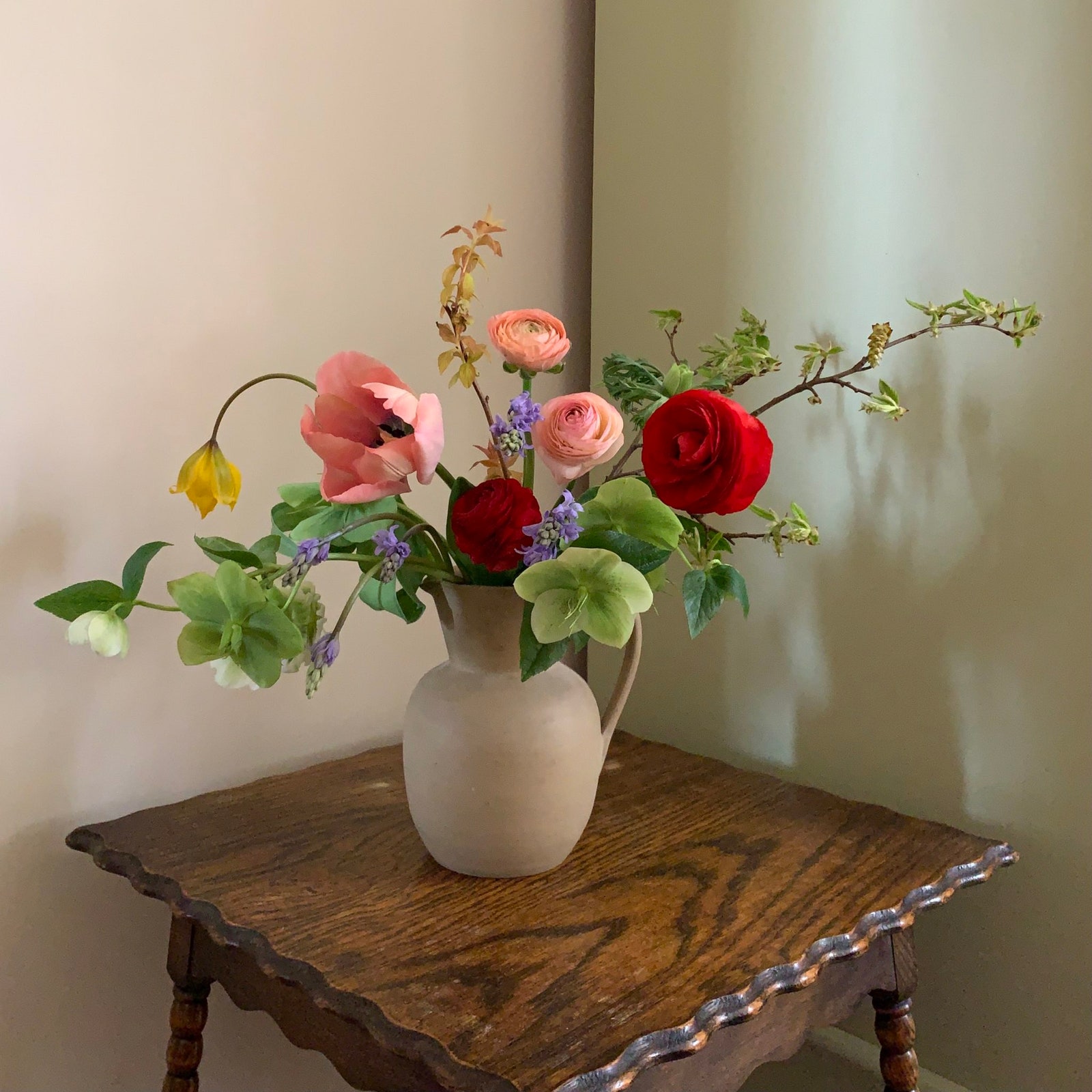 how to trim flowers for a vase