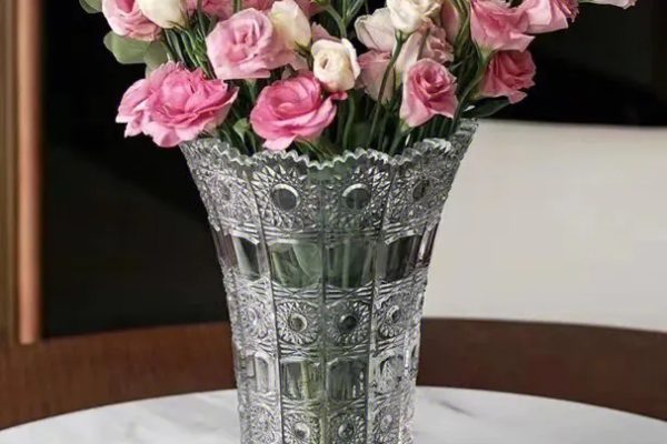 Prolonging the Beauty: Keeping Roses Fresh in a Vase Longer缩略图