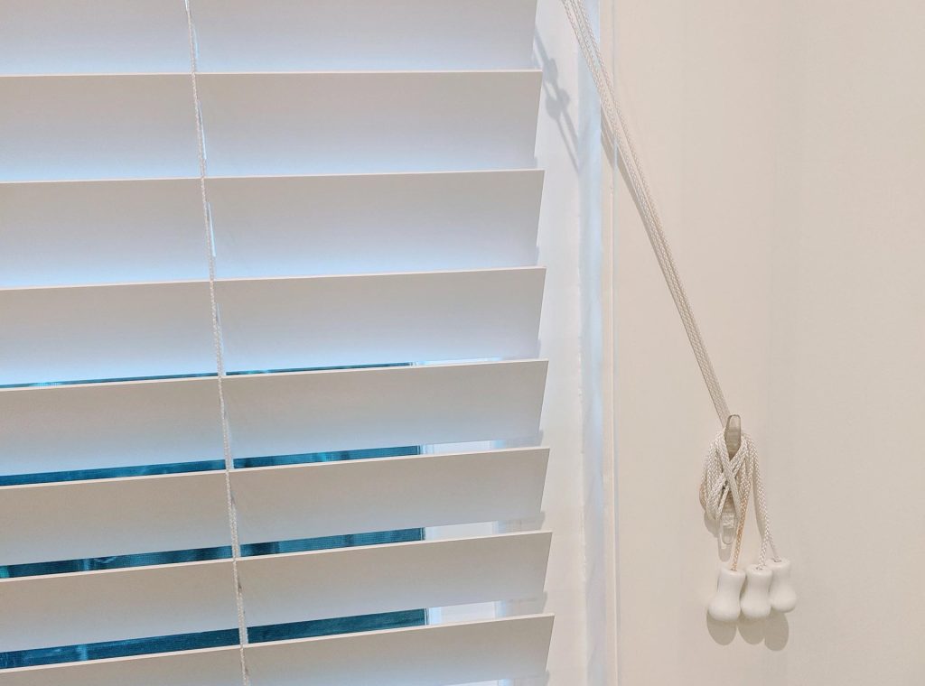 how to take down blinds