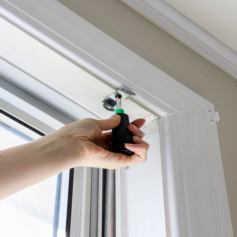 how to remove blinds with hidden brackets