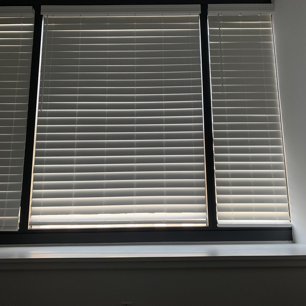 how to close window blinds