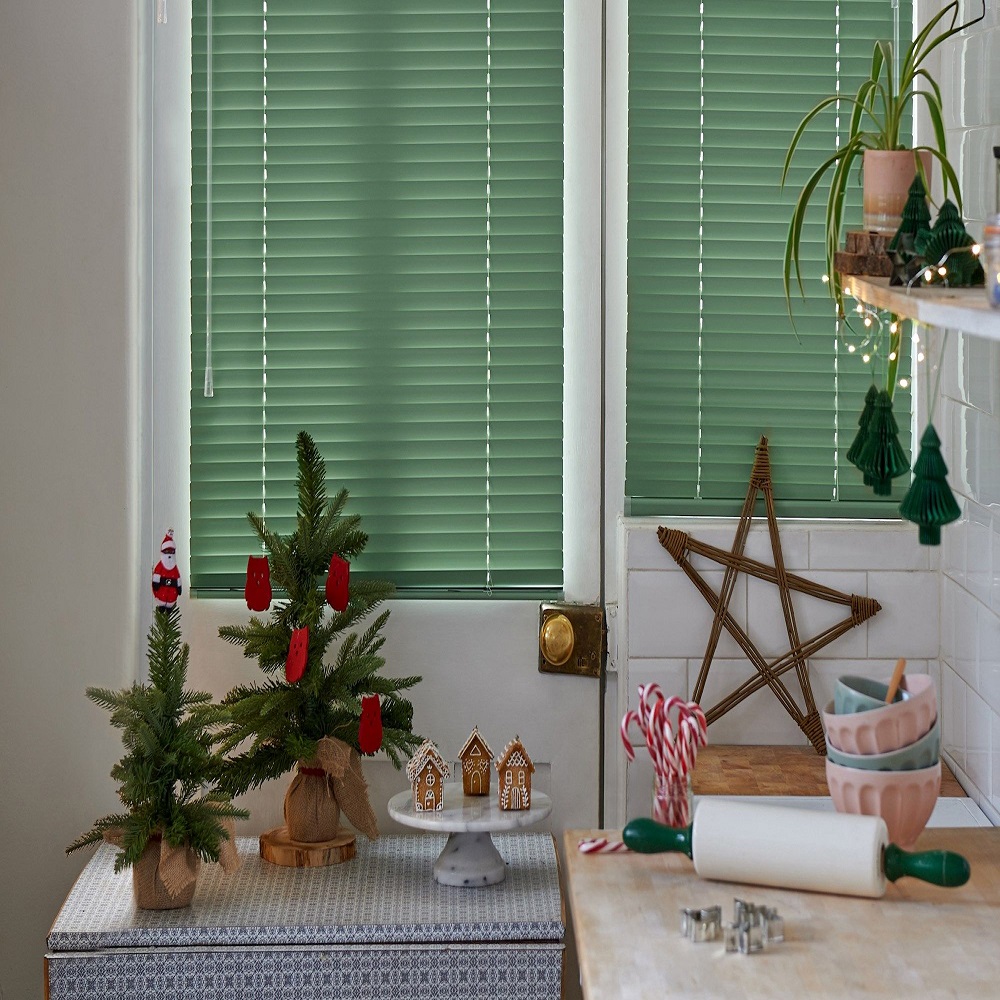 add Christmas elements to your blinds