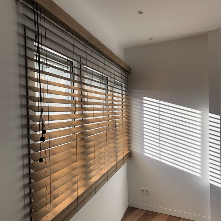 brown mini blinds