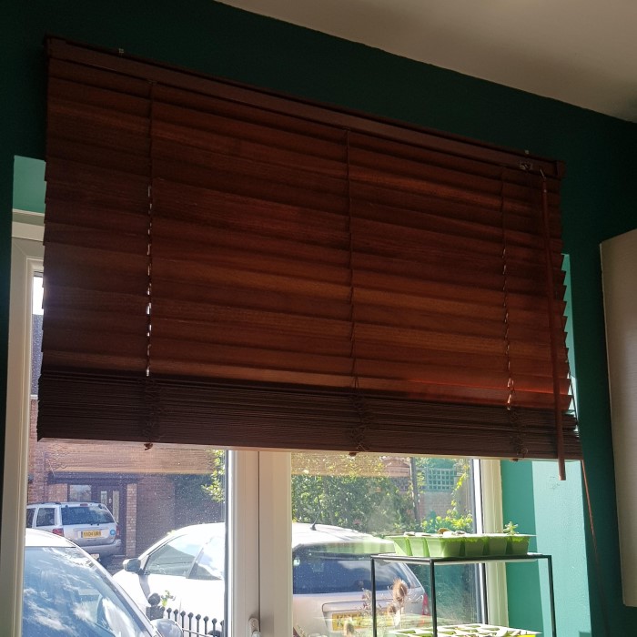 wooden mini blinds