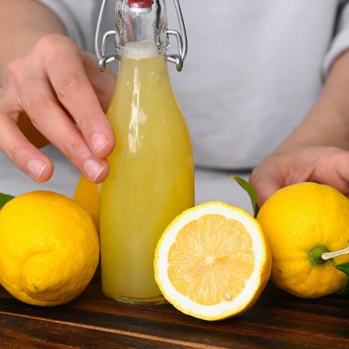 how to juice a lemon without a juicer