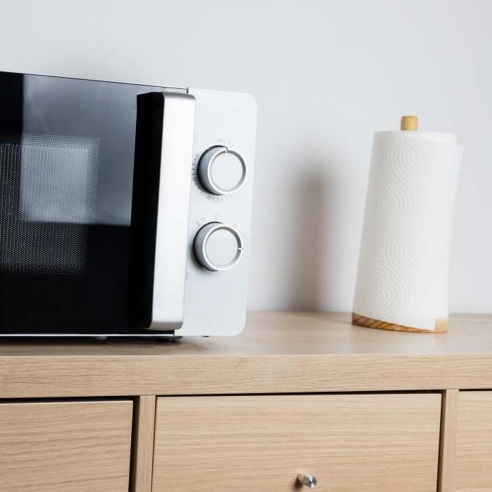 can you put a paper towel in the microwave