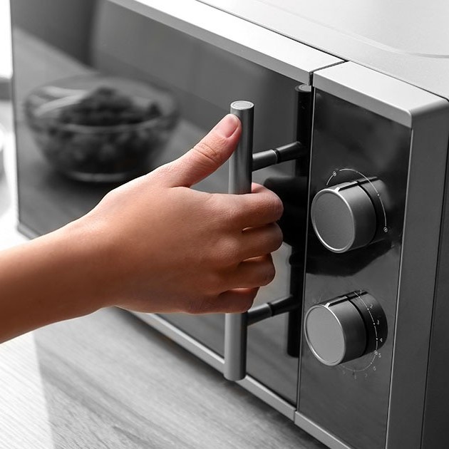 can you microwave aluminum tray