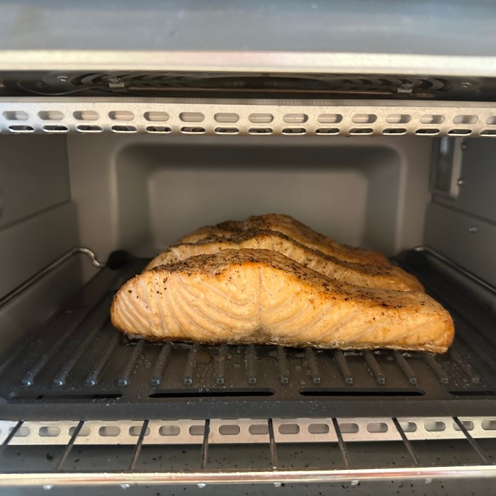 how long to cook salmon in toaster oven