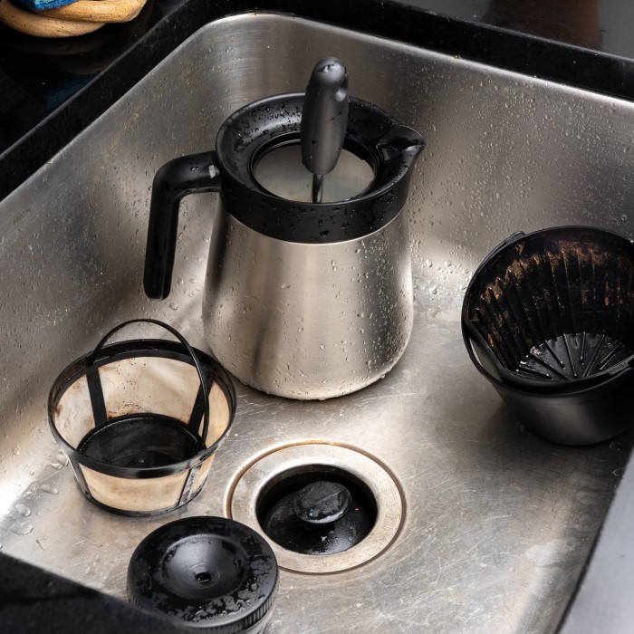 how to clean drip coffee maker
