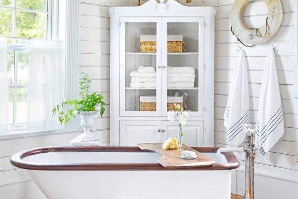 rustic bathroom decor