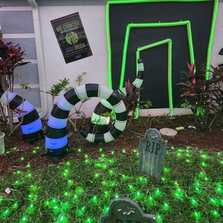 beetlejuice halloween decor