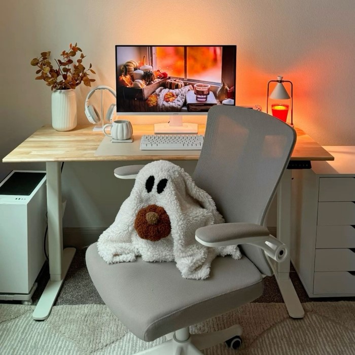 halloween desk decor