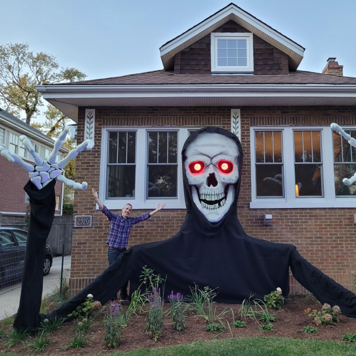 giant skull decoration