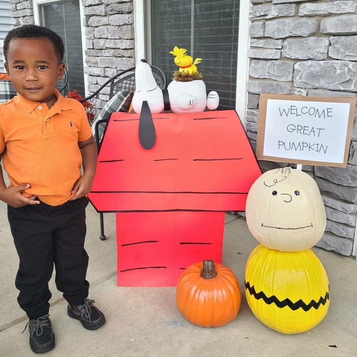 peanuts halloween decor