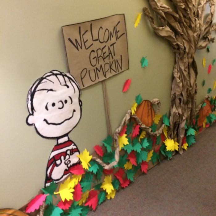peanuts halloween decor