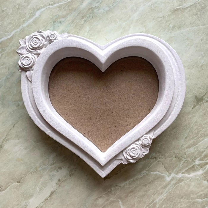 heart picture frame