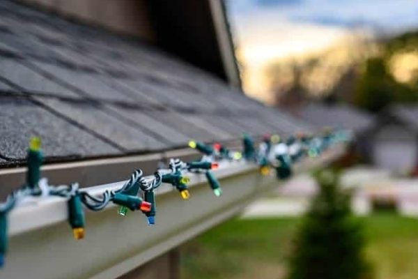 how to hang christmas lights outside without nails