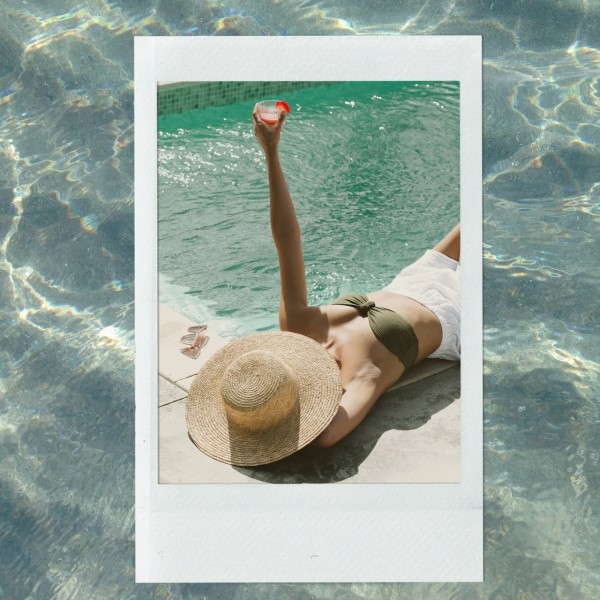 polaroid picture frame